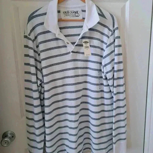 T SHIRT LONG SLEEVES OLD NAVY NEW WITH TAG - Picture 1 of 7
